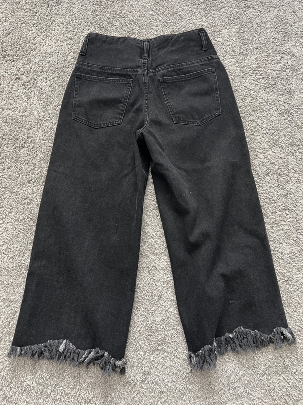 Zara Women’s Wide Leg Cropped Frayed Hem Exposed Front Zipper Black Denim Size 4 - Picture 2 of 10